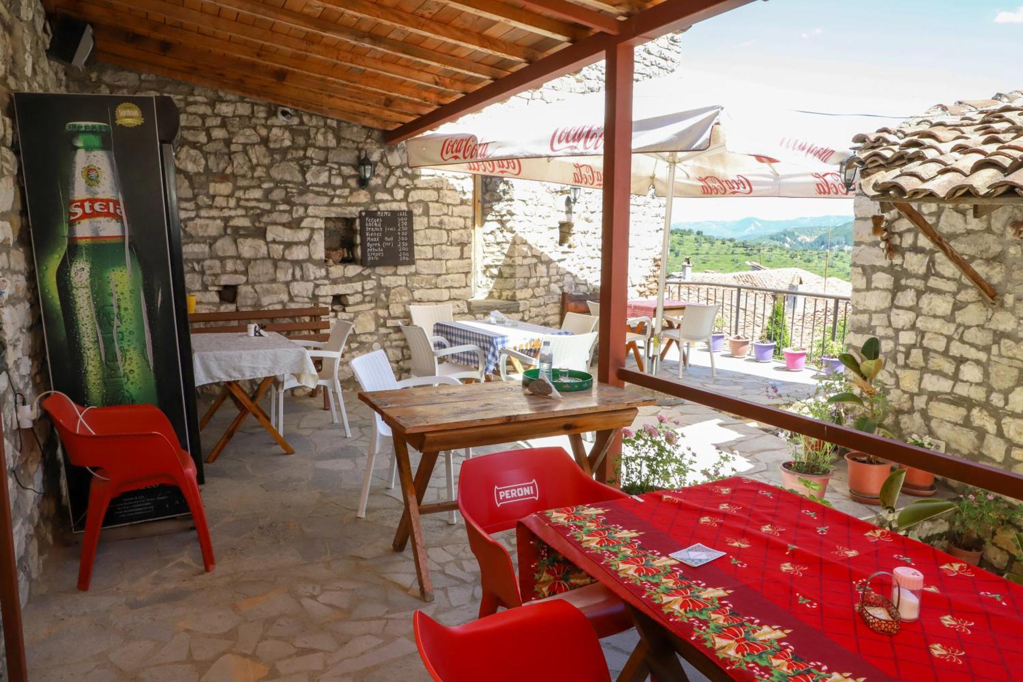 Guest House Vasili Berat Exterior foto