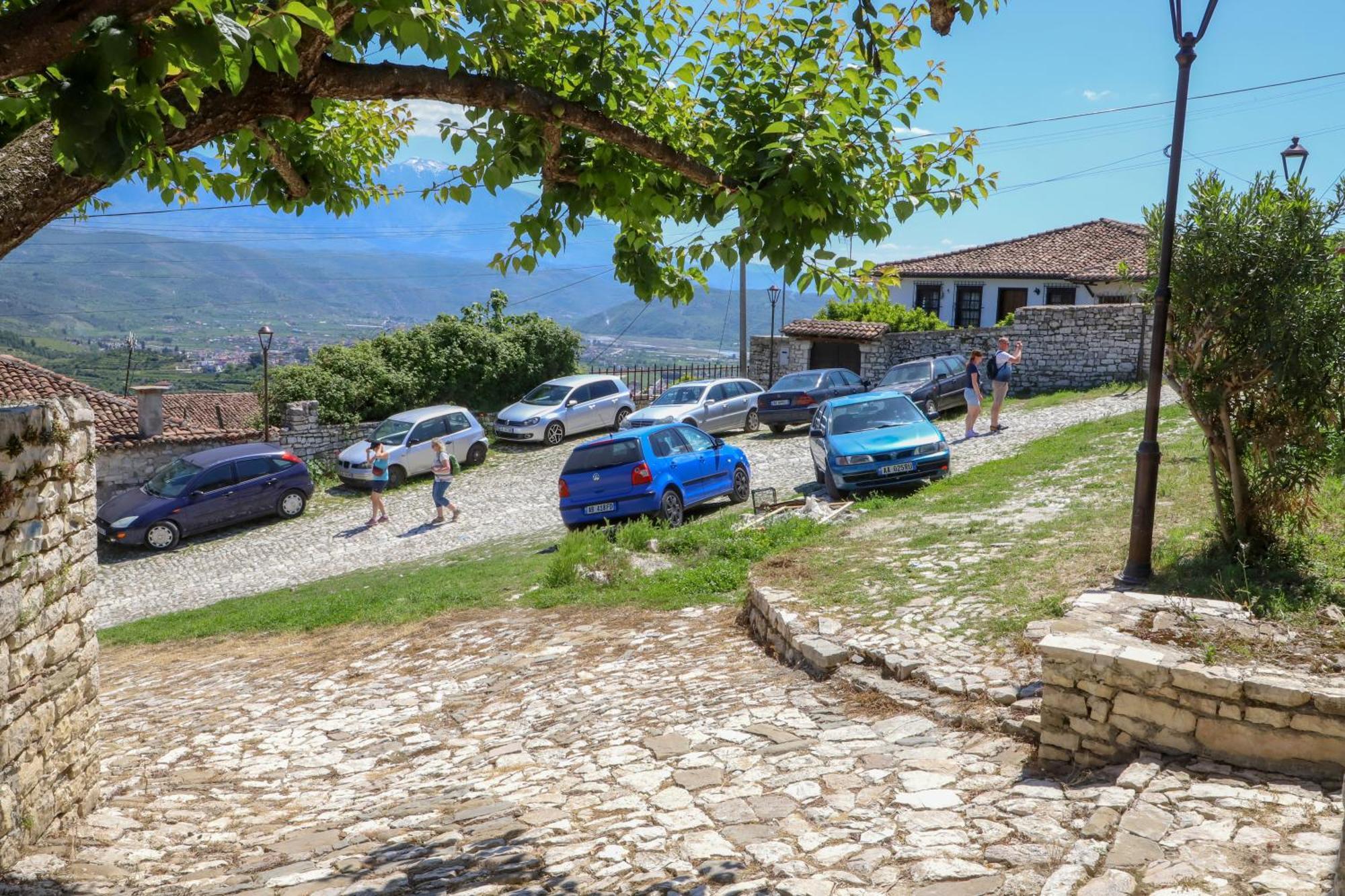 Guest House Vasili Berat Exterior foto