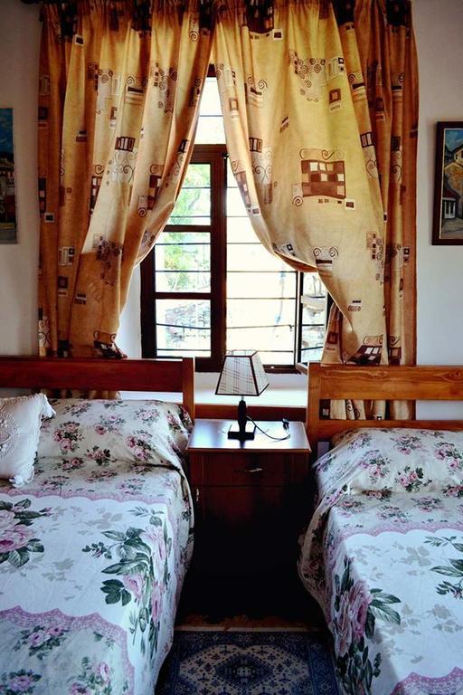 Guest House Vasili Berat Exterior foto