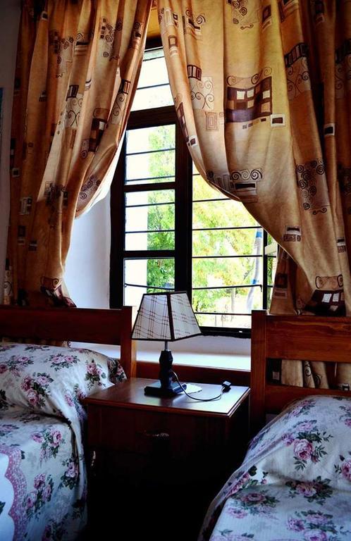 Guest House Vasili Berat Exterior foto