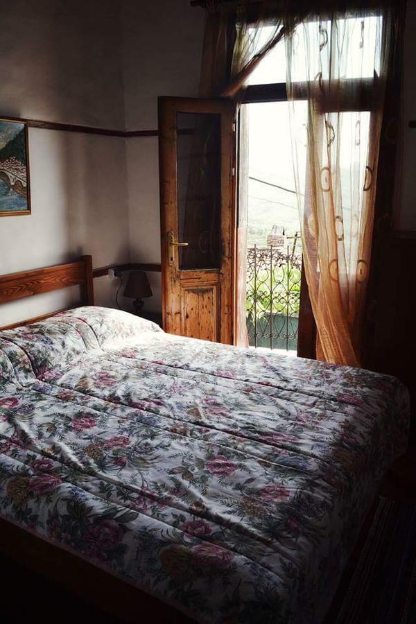 Guest House Vasili Berat Exterior foto